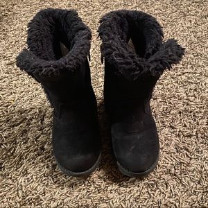 Black winter boots for toddler
